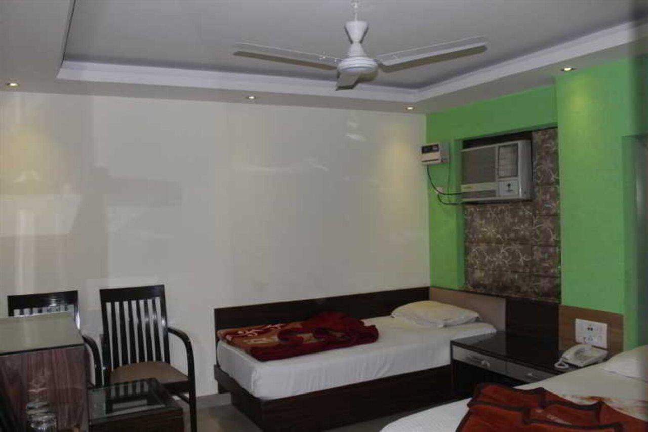 Hotel Shri Vinayak In City Centre At New Delhi Railway Station-By Rcg Hotels Exterior photo