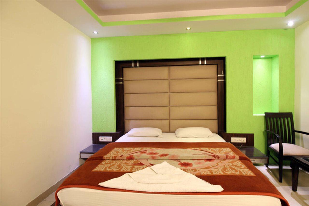 Hotel Shri Vinayak In City Centre At New Delhi Railway Station-By Rcg Hotels Exterior photo