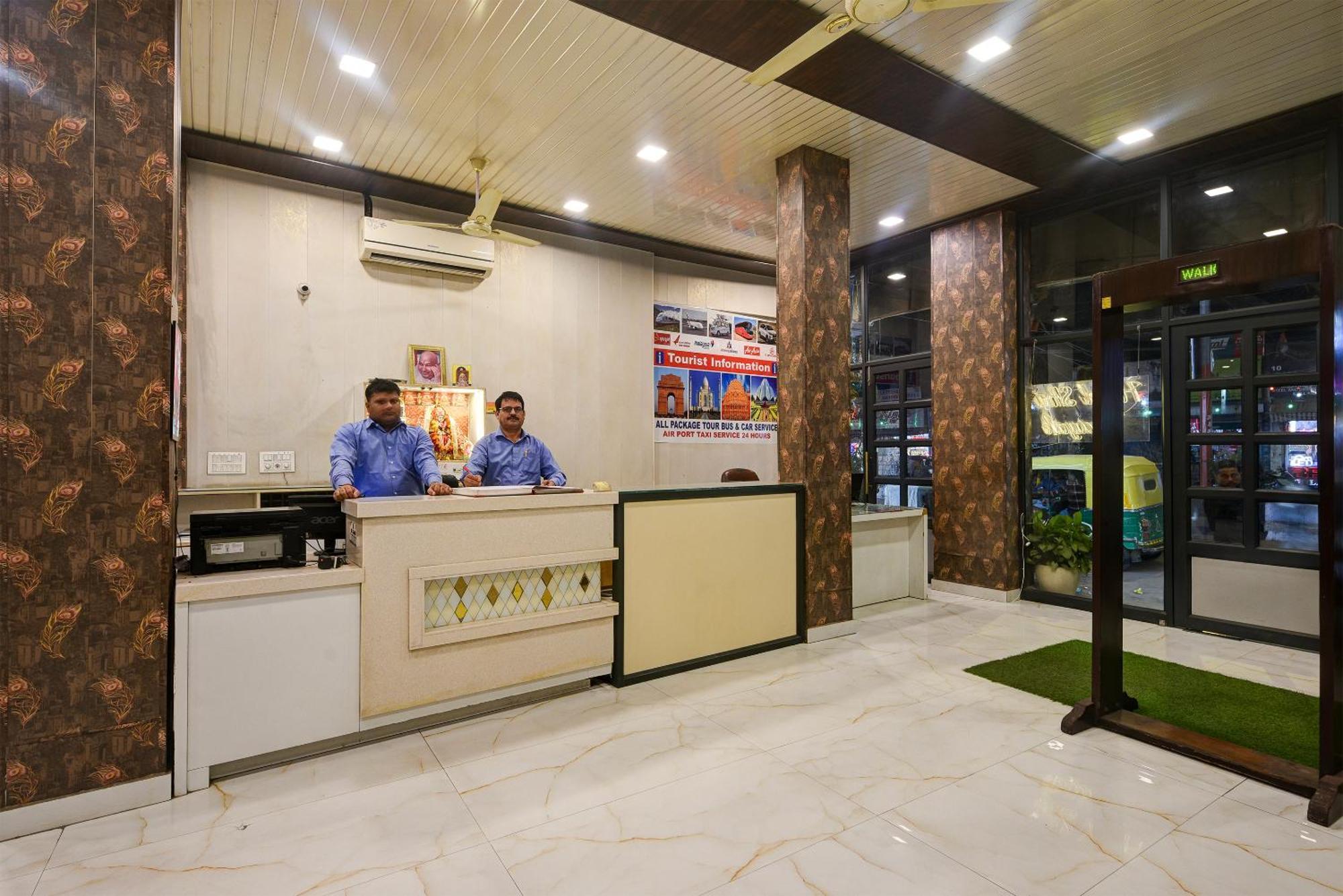 Hotel Shri Vinayak In City Centre At New Delhi Railway Station-By Rcg Hotels Exterior photo