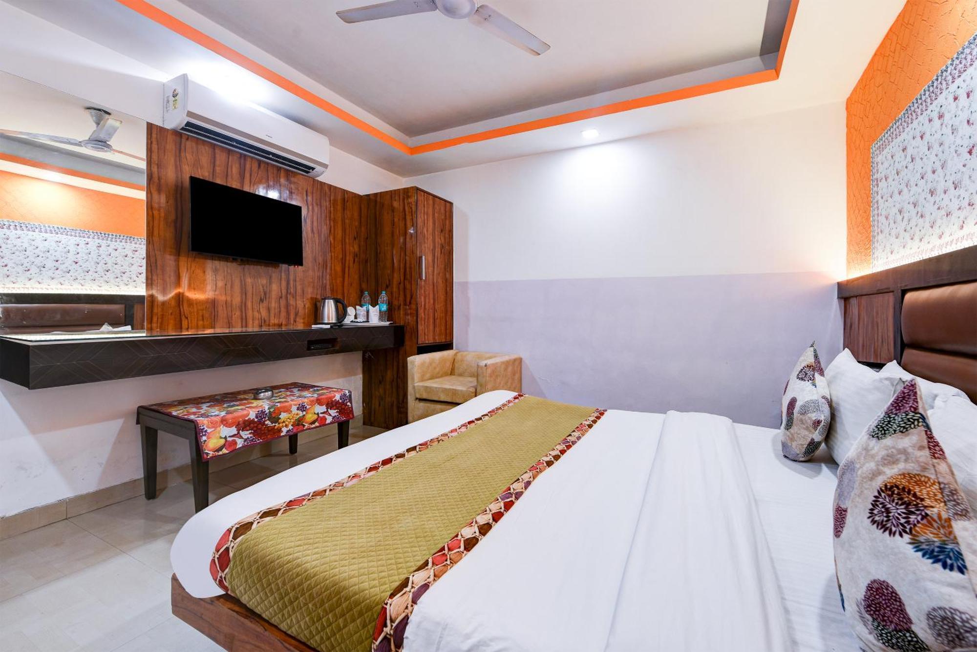 Hotel Shri Vinayak In City Centre At New Delhi Railway Station-By Rcg Hotels Exterior photo