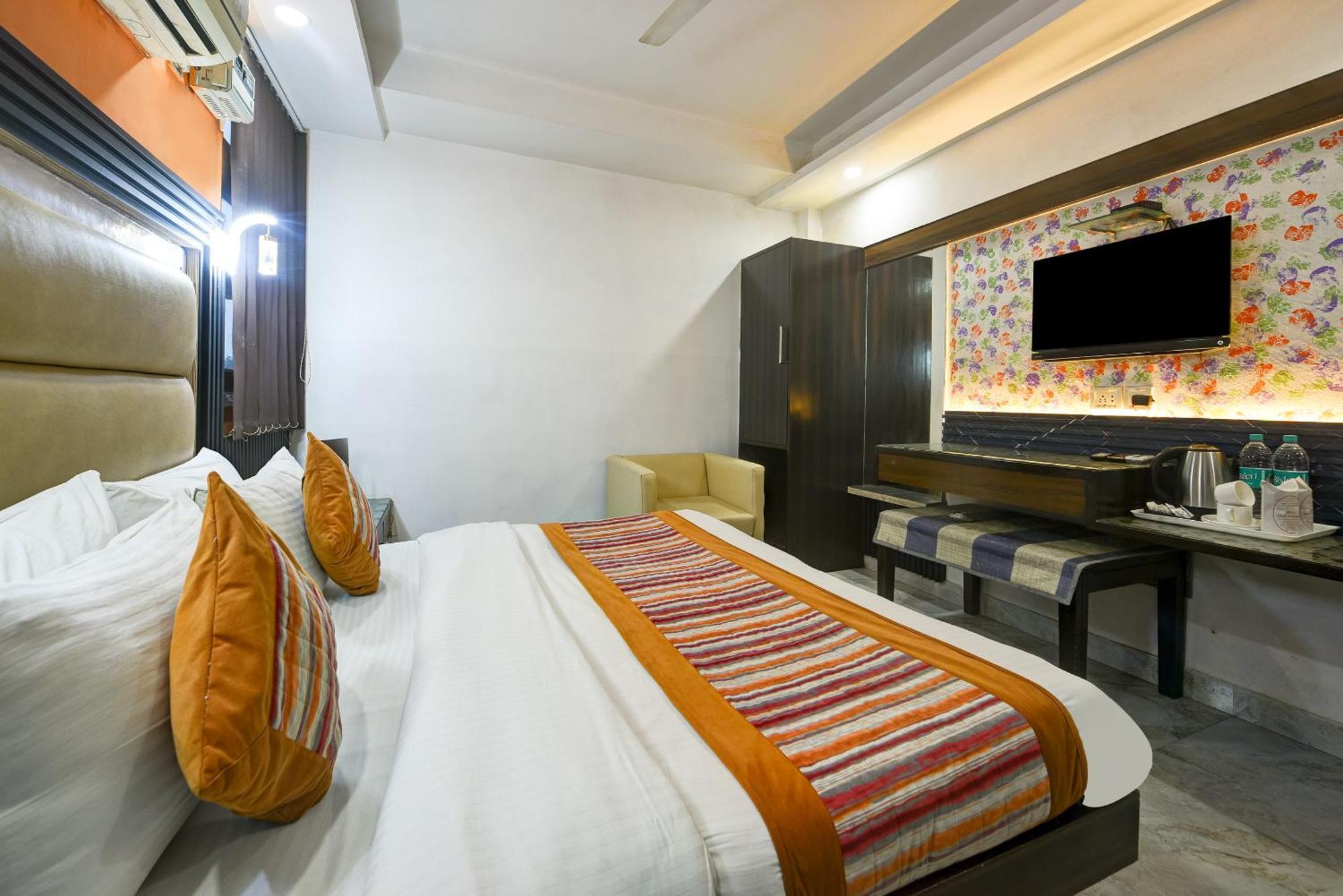 Hotel Shri Vinayak In City Centre At New Delhi Railway Station-By Rcg Hotels Exterior photo