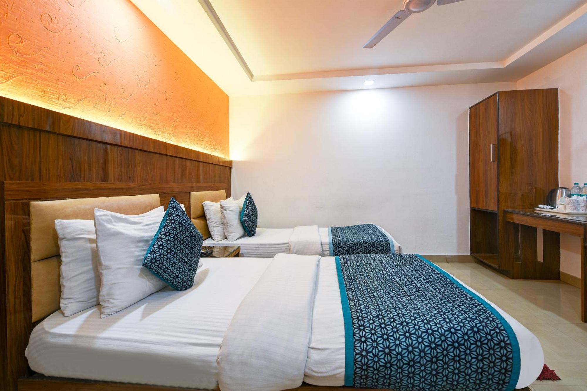 Hotel Shri Vinayak In City Centre At New Delhi Railway Station-By Rcg Hotels Exterior photo