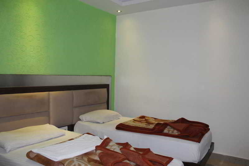 Hotel Shri Vinayak In City Centre At New Delhi Railway Station-By Rcg Hotels Exterior photo